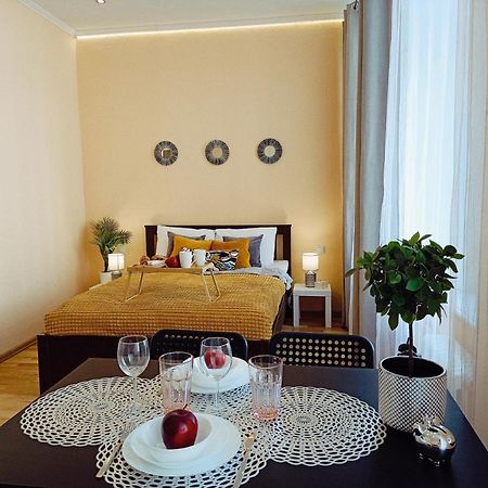 Centrally Located Studio Apartment Rīga Exterior foto
