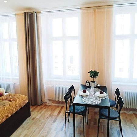 Centrally Located Studio Apartment Rīga Exterior foto
