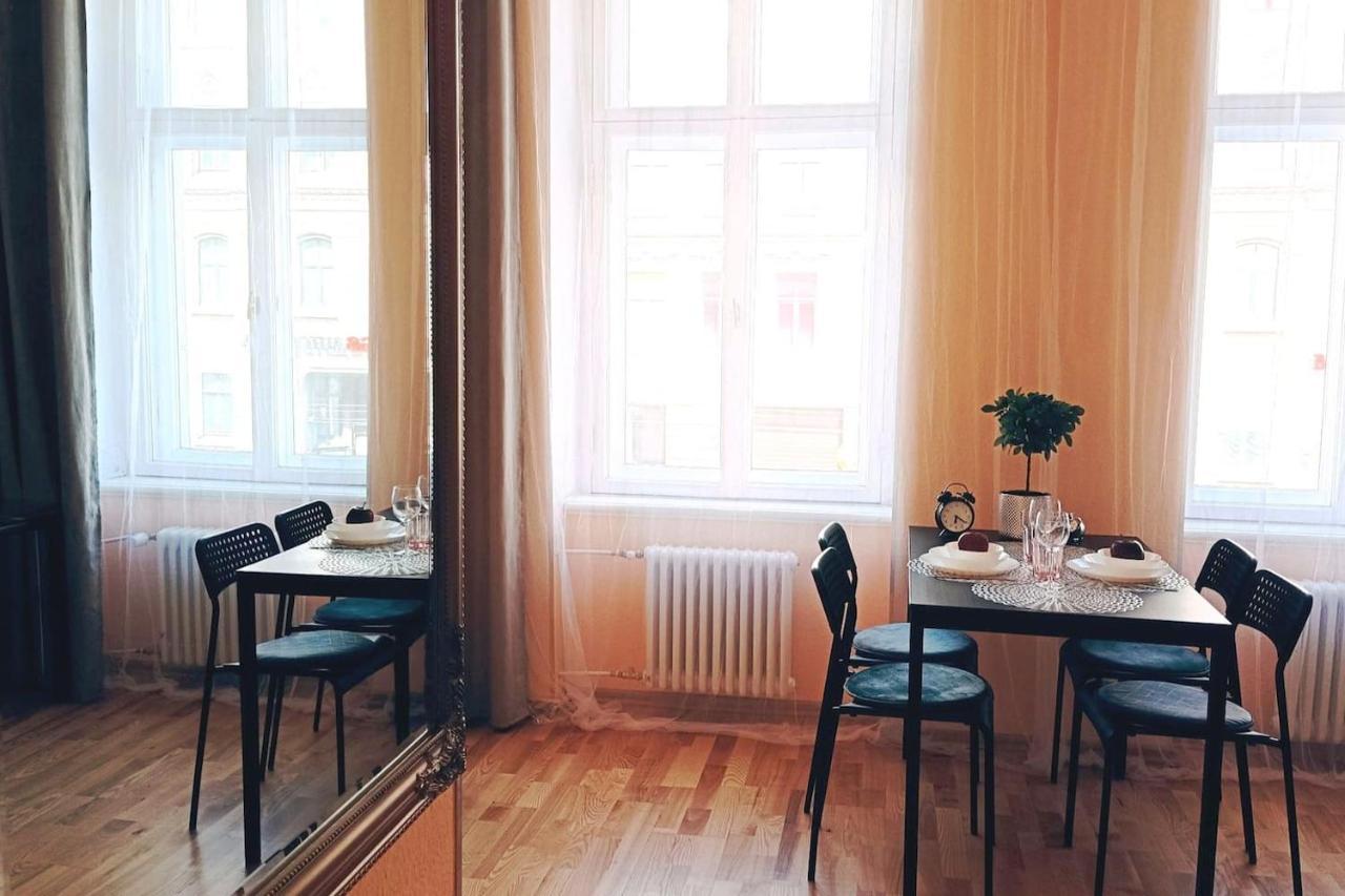 Centrally Located Studio Apartment Rīga Exterior foto