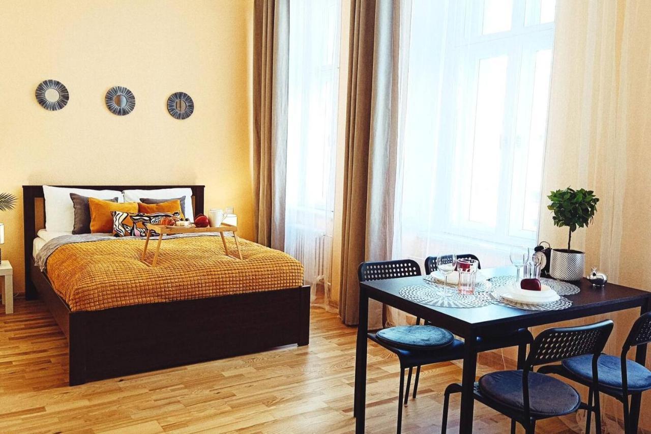 Centrally Located Studio Apartment Rīga Exterior foto