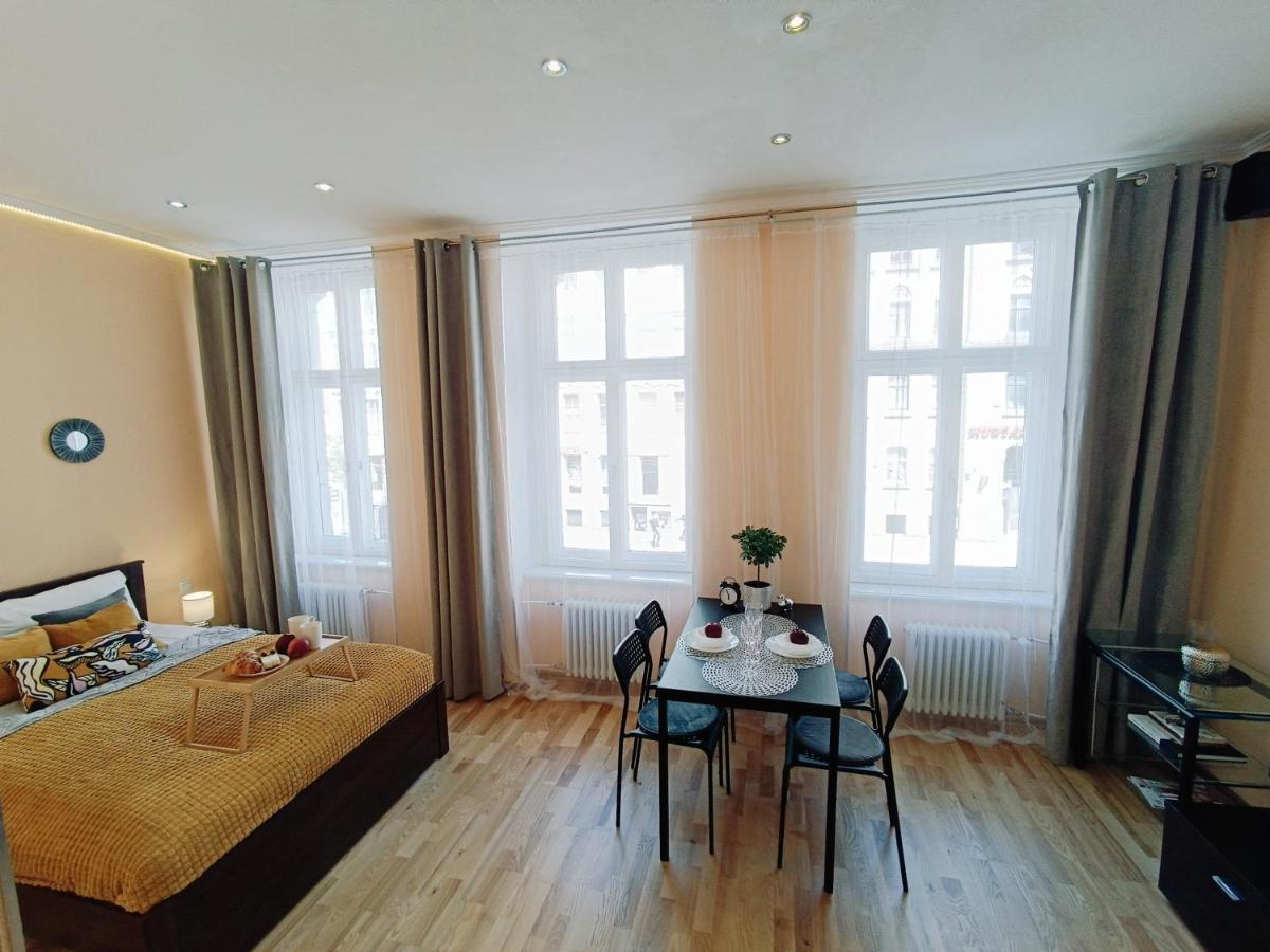 Centrally Located Studio Apartment Rīga Exterior foto