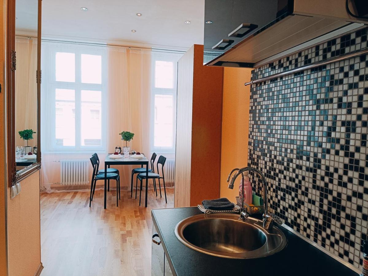 Centrally Located Studio Apartment Rīga Exterior foto